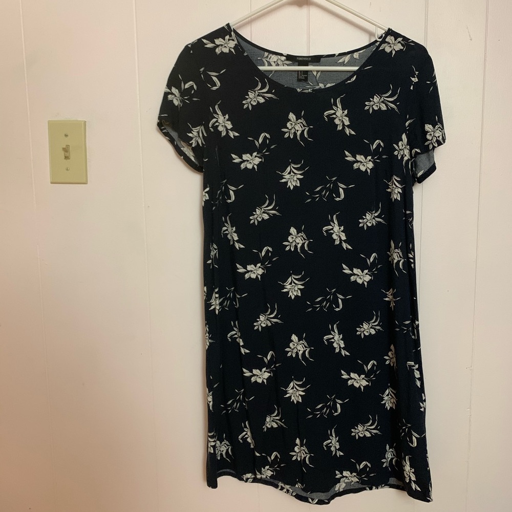 Forever 21 Navy Floral T-Shirt Dress